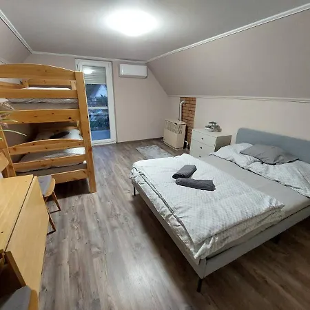 Cinke Ueduelohaz * Tiszakécske